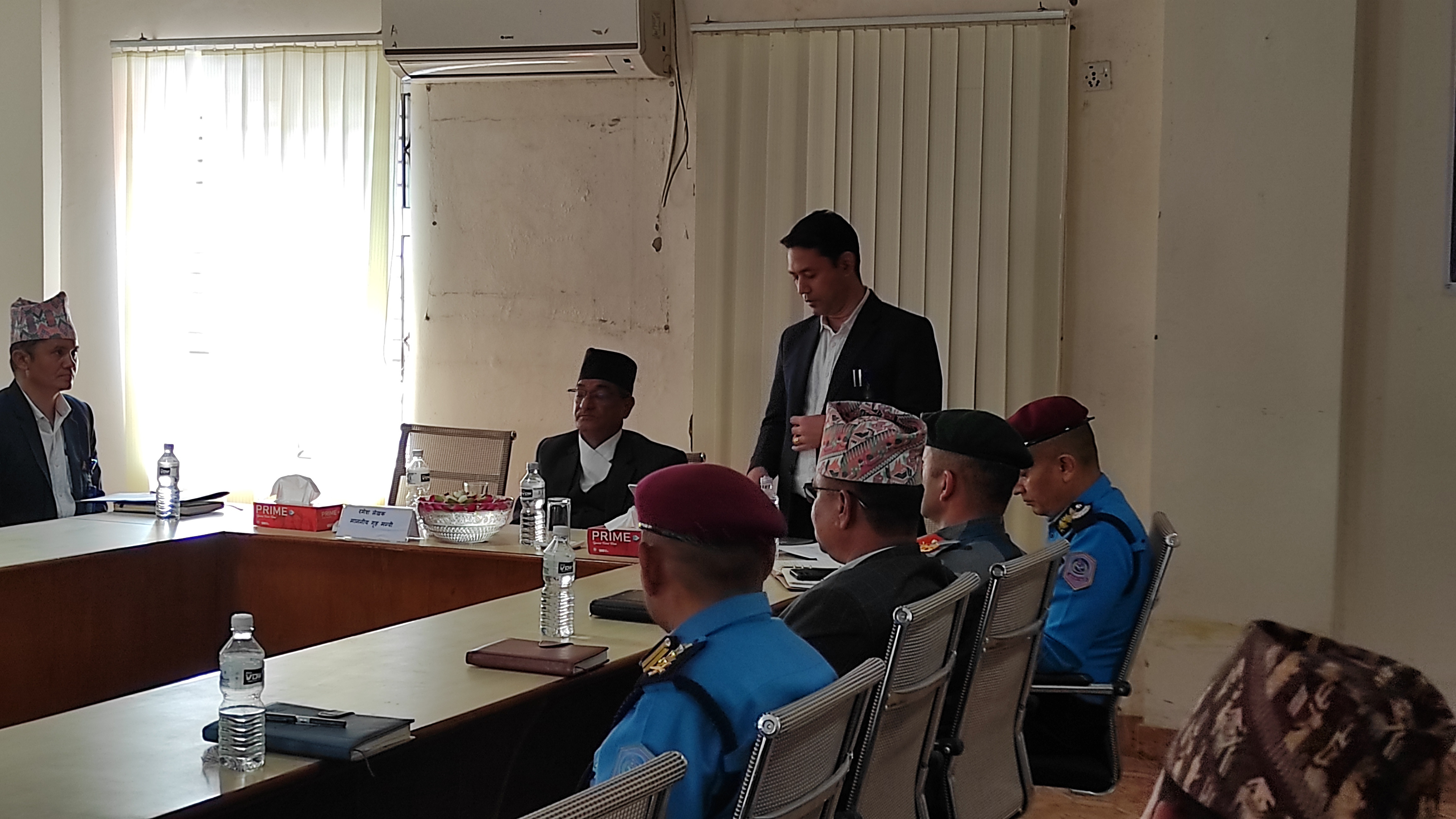 मिति २०८१/११/२० गते मंगलबारका दिन माननीय गृहमन्त्री रमेश लेखकज्यू एवं प्रमुख जिल्ला अधिकारी श्री बासुदेव घिमिरेज्यूको अध्यक्षतामा र सुरक्षा समितिका पदाधिकारीहरुको उपस्थितिमा जिल्ला सुरक्षा समितिको बैठक सम्पन्न भएको।